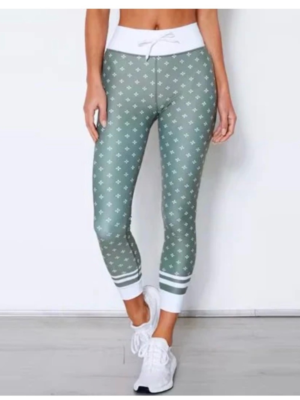 Sarah’s Day x White Fox Active leggings